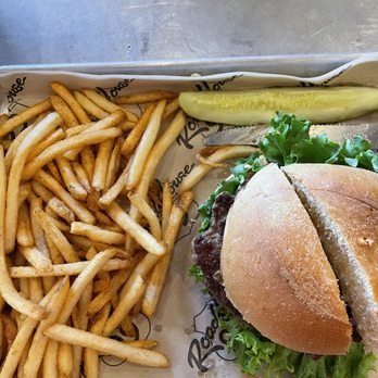 Roadhouse - Roadhouse burger - New American Near Me - Kingsburg, California Roadhouse - Roadhouse burger - New American Near Me - Kingsburg, California