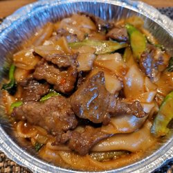 Chokchai Thai Food - Beef drunken noodles