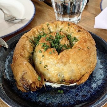 Mamakas Taverna - Greek Near Me - Toronto, Ontario