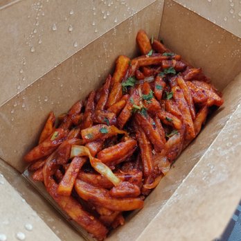 Himalayan Kitchen - Chili fries - beware, you can't stop after one - Indian Near Me - Toronto, Ontario