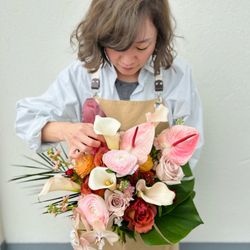 Avenida Flowers - Laura with a tropical themed bridal bouquet