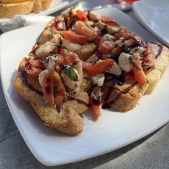 Shawnee Bluff Winery & Vineyard - Bruschetta - Wineries Near Me - Lake Ozark, Missouri Shawnee Bluff Winery & Vineyard - Bruschetta - Wineries Near Me - Lake Ozark, Missouri