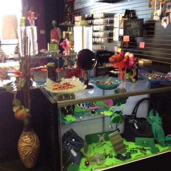 Oozle's $1 Jewelry, Etc - Jewelry Near Me - Branson, Missouri Oozle's $1 Jewelry, Etc - Jewelry Near Me - Branson, Missouri