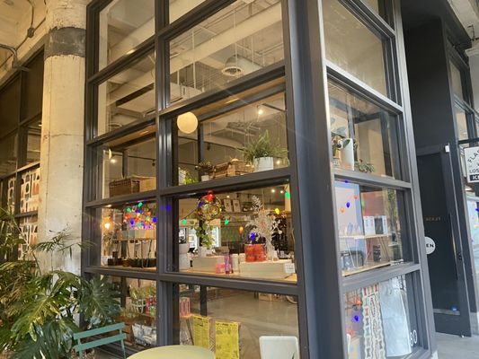 Flask & Field by null