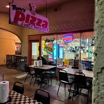 Tony's Pizza - Outdoor Dining Area - Pizza Near Me - Boulder City, Nevada