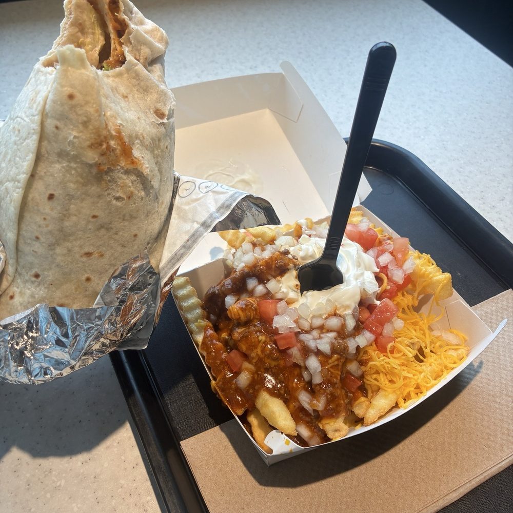 Combo beef burrito and chili cheddar crinkle cut fries