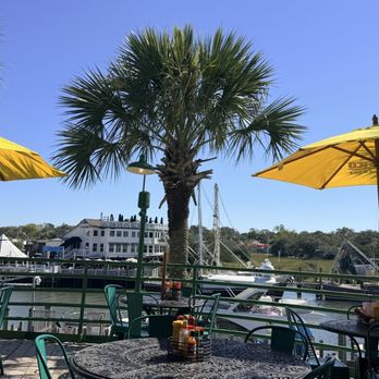 Vickery's Bar & Grill - Beautiful view of the creek and boat activity - Bars Near Me - Mount Pleasant, South Carolina Vickery's Bar & Grill - Beautiful view of the creek and boat activity - Bars Near Me - Mount Pleasant, South Carolina