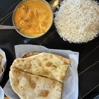 Daddy Ji Finest Indian Cuisine - Chicken Tikka Masala w/ Garlic & Butter naan - Indian Near Me - Claremont, California Daddy Ji Finest Indian Cuisine - Chicken Tikka Masala w/ Garlic & Butter naan - Indian Near Me - Claremont, California