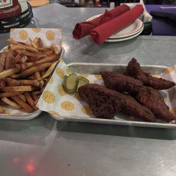 Bricksworth Beer Co - Nashville Chicken Tenders and fries - Brewpubs Near Me - Minneapolis, Minnesota