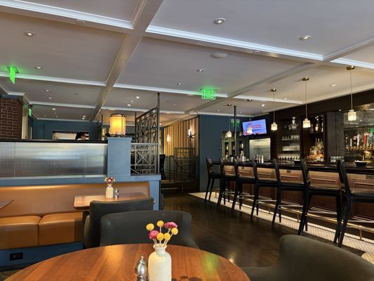 Menlo Tavern by null