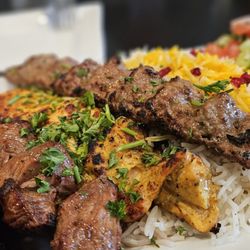 Sultān Mediterranean Restaurant - Mixed Grill.
