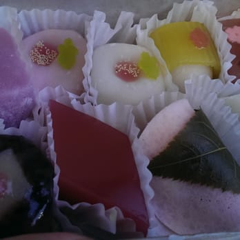 Fugetsu-Do - Assorted pieces, $1.25-$1.50 per piece - Candy Stores Near Me - Los Angeles, California