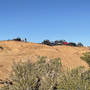 Outlaw Adventure Tours - Other vehicles parked to admire the view. - Tours Near Me - Moab, Utah Outlaw Adventure Tours - Other vehicles parked to admire the view. - Tours Near Me - Moab, Utah