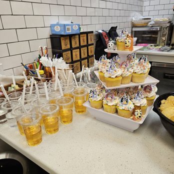 Sippy Cups Cafe - Cafes Near Me - Seaford, New York