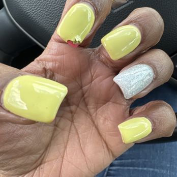 Garage Nail - Nail Salons Near Me - The Woodlands, Texas