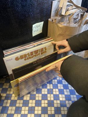 Village Vinyl & Hi Fi by null