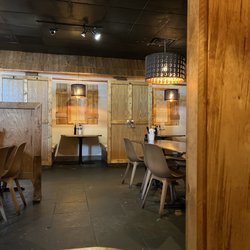 Hakuya Sushi - Booths for extra separation