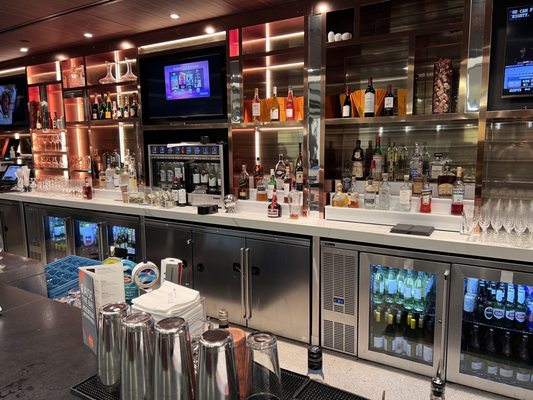 Delta Sky Club by null