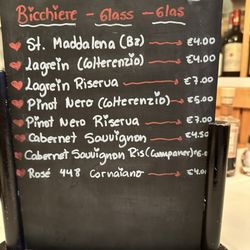 Snetonstube - Special Red Wine Offerings