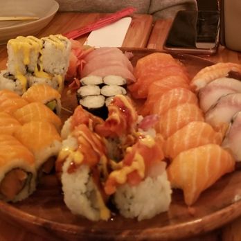 Shinju Sushi - The roll in the middle is supposed to a crab and green onion roll (かにねぎ) IT'S LITERALLY JUST A RICE ROLL. couldnt believe it... - Japanese Near Me - Chicago, Illinois Shinju Sushi - The roll in the middle is supposed to a crab and green onion roll (かにねぎ) IT'S LITERALLY JUST A RICE ROLL. couldnt believe it... - Japanese Near Me - Chicago, Illinois