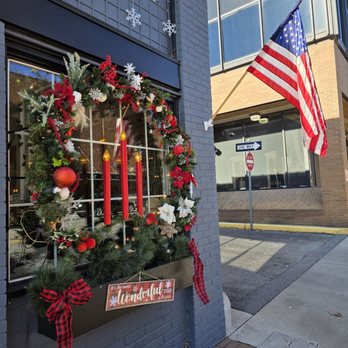 The Knittin' Coop - The outdoor decorations for the Holidays. - Knitting Supplies Near Me - Salem, Virginia The Knittin' Coop - The outdoor decorations for the Holidays. - Knitting Supplies Near Me - Salem, Virginia