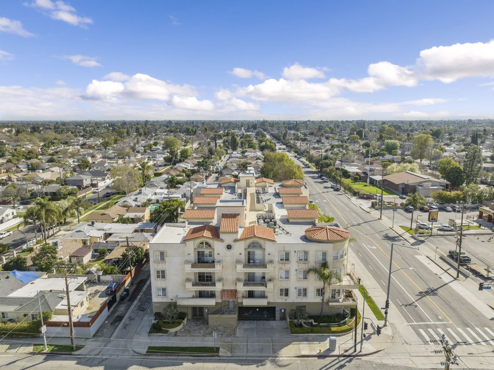 CORBIN VILLAS Updated June 2024 11 Photos 6800 Corbin Ave, Los