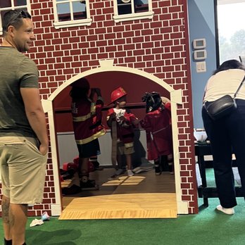 Unplug and Play - Indoor Playcenter Near Me - Montclair, Virginia