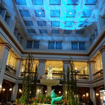 The Marshall Field's Walnut Room - Walnut room - American Near Me - Chicago, Illinois