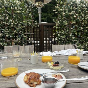 Dawn Ranch - Breakfast - Hotels Near Me - Guerneville, California Dawn Ranch - Breakfast - Hotels Near Me - Guerneville, California