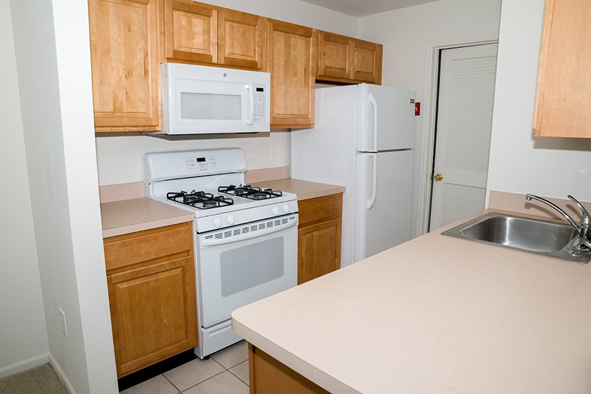 BARRON’S GATE Updated October 2024 25 Photos 609 Duke Dr, Woodbridge, New Jersey