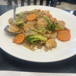 Pad Se Ew with Shrimp Pad Se Ew with Shrimp