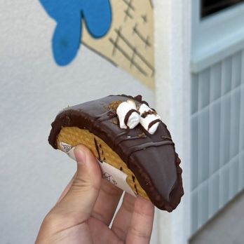 Little Fox Cups & Cones - vegan s'more the merrier taco - Ice Cream & Frozen Yogurt Near Me - Oceanside, California Little Fox Cups & Cones - vegan s'more the merrier taco - Ice Cream & Frozen Yogurt Near Me - Oceanside, California