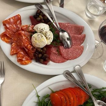 Da Cherubino - Burratta platters & Antipasta - Italian Near Me - Venezia, VE Da Cherubino - Burratta platters & Antipasta - Italian Near Me - Venezia, VE
