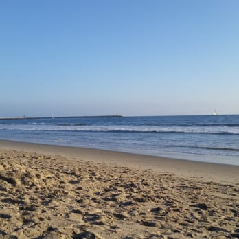 Marina Beach - Admiring the view - Beaches Near Me - Marina del Rey, California Marina Beach - Admiring the view - Beaches Near Me - Marina del Rey, California