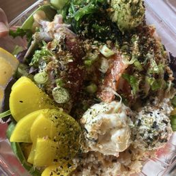 Custom poke bowl
