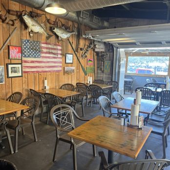 Moe's Original Bar B Que - Seating area - Barbeque Near Me - Panama City Beach, Florida Moe's Original Bar B Que - Seating area - Barbeque Near Me - Panama City Beach, Florida