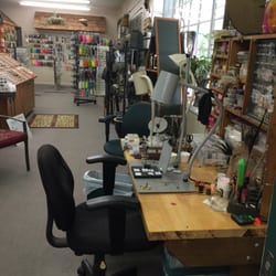 Anglers Outfitters - Make their own flys.