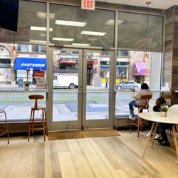 Geli’s Juices & Acai Bowls
