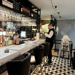 Sallys Bar