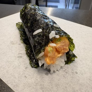 Yunomi Handroll - Spicy Salmon - Japanese Near Me - Culver City, California Yunomi Handroll - Spicy Salmon - Japanese Near Me - Culver City, California