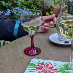 Weinstube Korkenzieher - Gruß vom Haus: RIesling