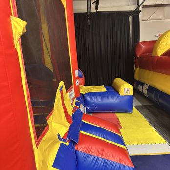 Yelp Event: Bird Dog Breakfast - Playroom - Yelp Events Near Me - Bartlett, Tennessee Yelp Event: Bird Dog Breakfast - Playroom - Yelp Events Near Me - Bartlett, Tennessee