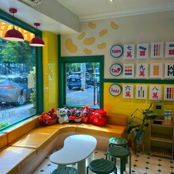 Nam Tao Huu - Corner seating - Bubble Tea Near Me - Portland, Oregon