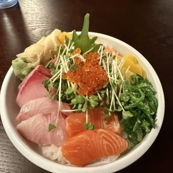 Fuji Sushi & Teppanyaki - Chirashi don.  So fresh so good - Sushi Bars Near Me - Aiea, Hawaii
