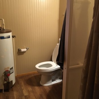 Sisko's Pine Point Resort - Bathroom - Resorts Near Me - Hayward, Wisconsin Sisko's Pine Point Resort - Bathroom - Resorts Near Me - Hayward, Wisconsin