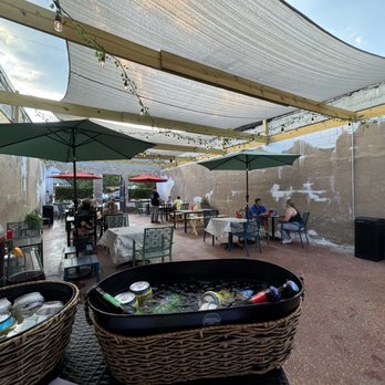 La Louise Outdoor Pizzeria - Summertime dining - Pizza Near Me - Fairmount, Georgia La Louise Outdoor Pizzeria - Summertime dining - Pizza Near Me - Fairmount, Georgia