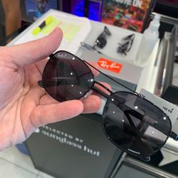 Sunglass Hut
