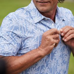 Reyn Spooner - Loulu Trail Performance Polo in Faded Denim close-up