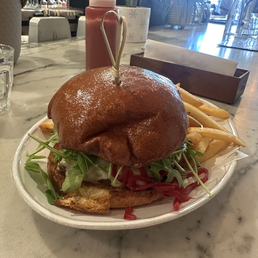 Vicky's All Day - Bistro Burger - Breakfast & Brunch Near Me - Los Angeles, California Vicky's All Day - Bistro Burger - Breakfast & Brunch Near Me - Los Angeles, California