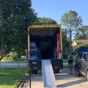 Andy Anderson Moving - Huge truck and plenty of blankets to wrap things up - Movers Near Me - Fayetteville, North Carolina
